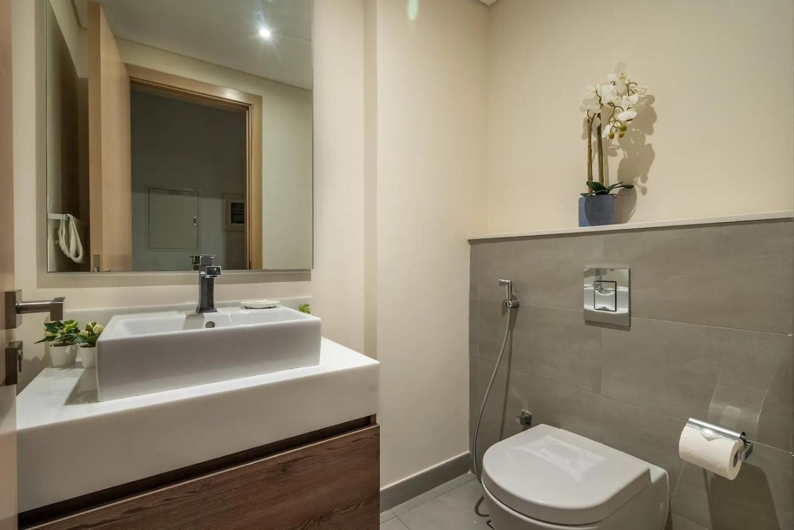 Guestready - Luxurious Accents Near Burj Khalifa Appartement Dubai